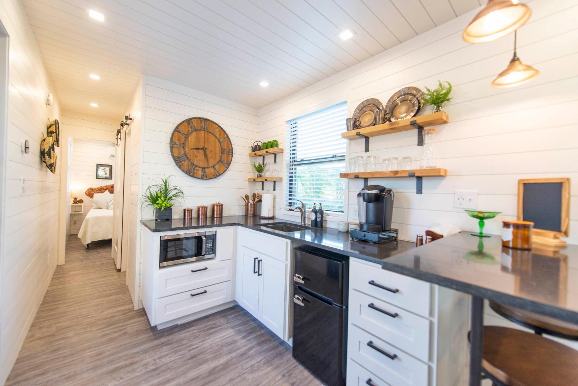 The Woods- Container Tiny House 12 Min To Magnolia/Baylor/Downtown Villa Bellmead Exterior photo