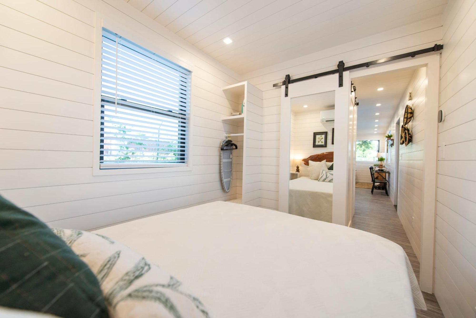 The Woods- Container Tiny House 12 Min To Magnolia/Baylor/Downtown Villa Bellmead Exterior photo